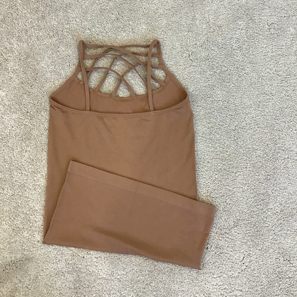 Cross cross front tank top 💥 3 for $12 💥